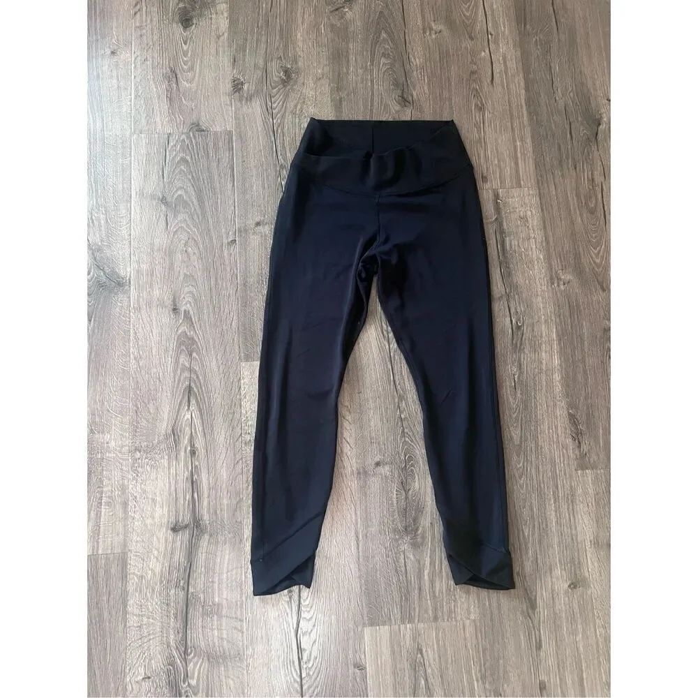 Nike High Rise Leggings size Small